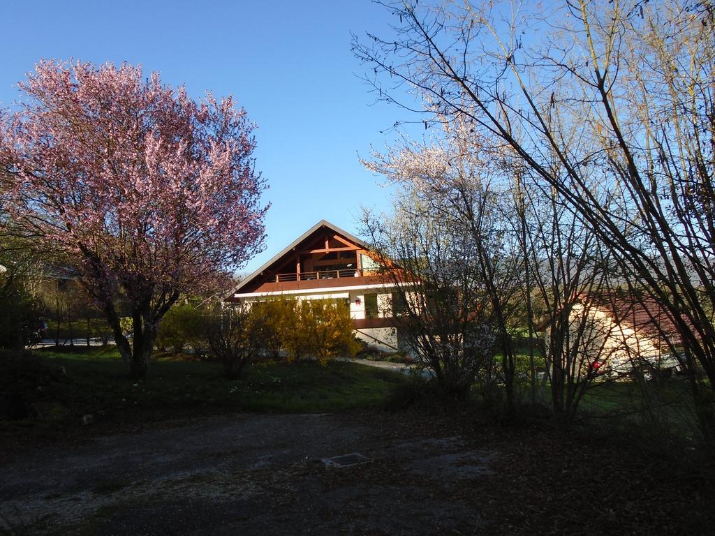 Hotel Golf Et Montagne Talloires Exterior foto
